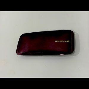 Hourglass modernist palette in infinity